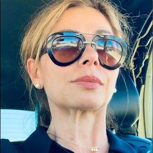 Meet your Posher, Violeta